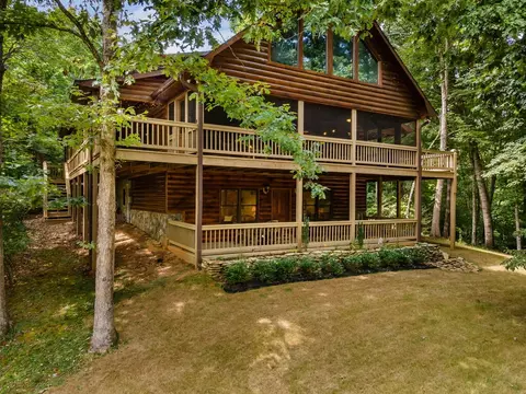 51 Cornerstone Ct, Mccaysville, GA 30555