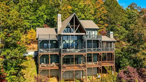 335 Stuart Highland Dr, Mineral Bluff, GA 30559