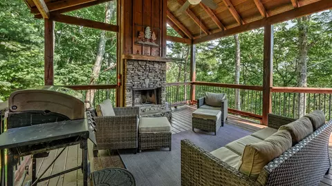 Exterior - 300 Cloudland Trce, Epworth, GA 30541 photo 5 of 11