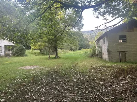 191 NW Roach Cove Rd, Hayesville, NC 28904 photo 2