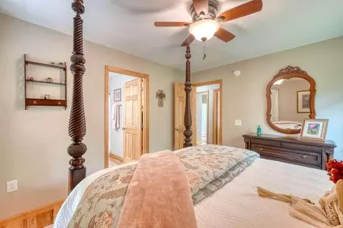 Bedroom - 40 Cottontail Trl, Murphy, NC 28906 photo 3 of 5