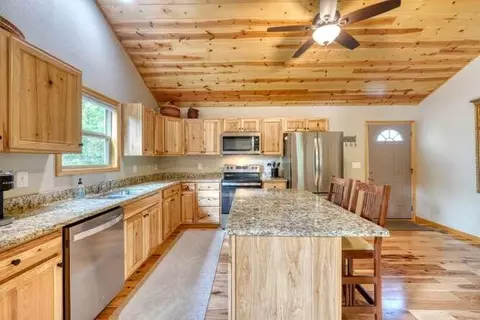 Kitchen - 40 Cottontail Trl, Murphy, NC 28906 photo 5 of 5
