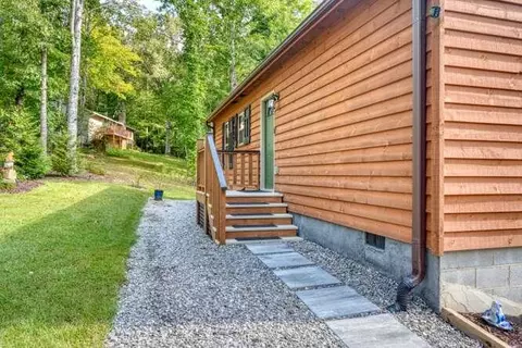 Exterior - 40 Cottontail Trl, Murphy, NC 28906 photo 5 of 18
