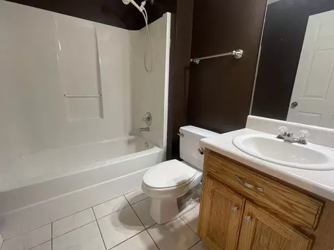 Bath - 14 Rayelee Cir, Jasper, GA 30143 photo 6 of 6