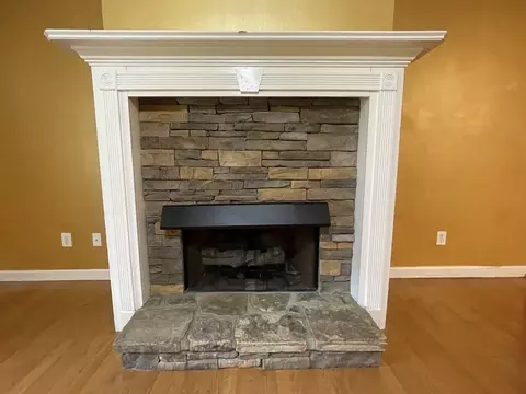 Living - 14 Rayelee Cir, Jasper, GA 30143 photo 1 of 6