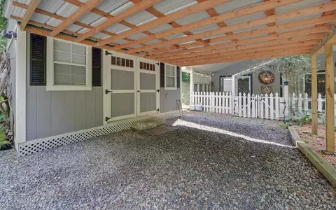 Exterior - 332 E Vineyard Rd, Hayesville, NC 28904 photo 3 of 15
