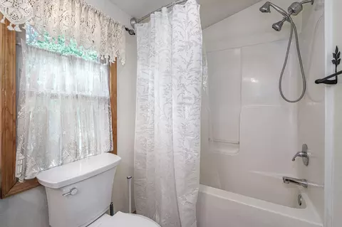 Bath - 346 View Ridge Trl, Murphy, NC 28906 photo 4 of 5