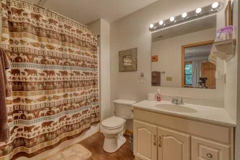 Bath - 184 Beaver Ridge Rd, Murphy, NC 28906 photo 2 of 2