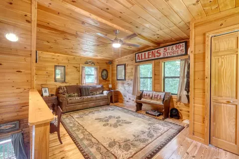 Living - 184 Beaver Ridge Rd, Murphy, NC 28906 photo 4 of 7