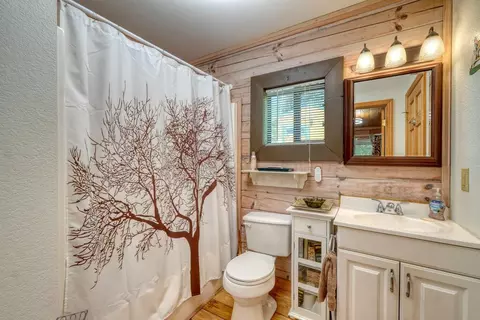 Bath - 184 Beaver Ridge Rd, Murphy, NC 28906 photo 1 of 2