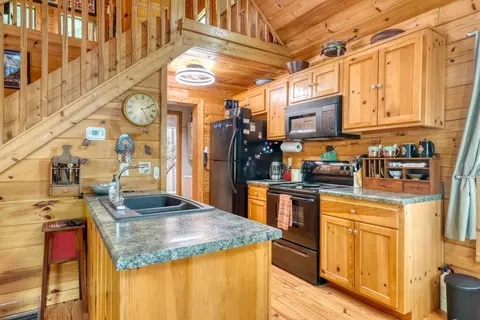 Kitchen - 184 Beaver Ridge Rd, Murphy, NC 28906 photo 1 of 5