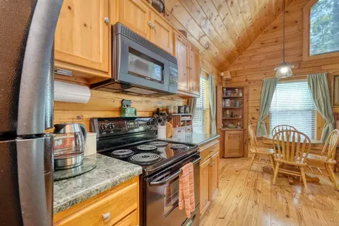 Kitchen - 184 Beaver Ridge Rd, Murphy, NC 28906 photo 4 of 5