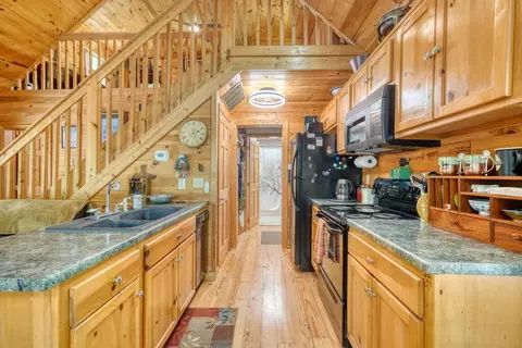 Kitchen - 184 Beaver Ridge Rd, Murphy, NC 28906 photo 2 of 5
