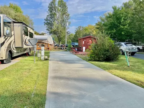 496 Vista Cir, Blairsville, GA 30512