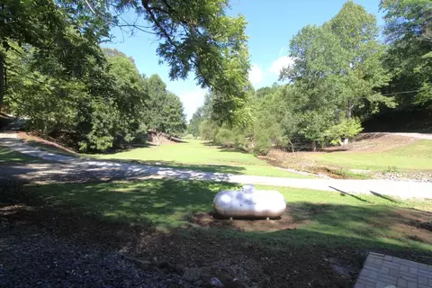 Exterior - 31 Pear Ln, Murphy, NC 28906 photo 4 of 11