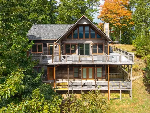 175 Bear Trace Rd, Brasstown, NC 28902