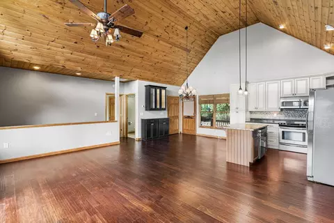 Living - 175 Bear Trace Rd, Brasstown, NC 28902 photo 3 of 5