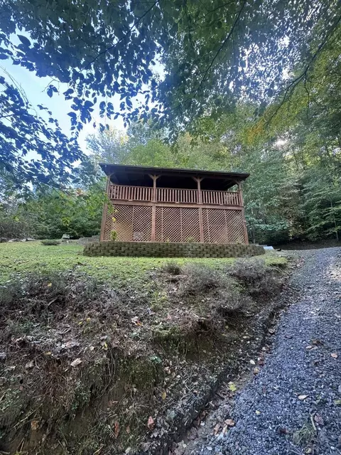 Exterior - 889 Wagon Train Rd, Murphy, NC 28906 photo 5 of 14