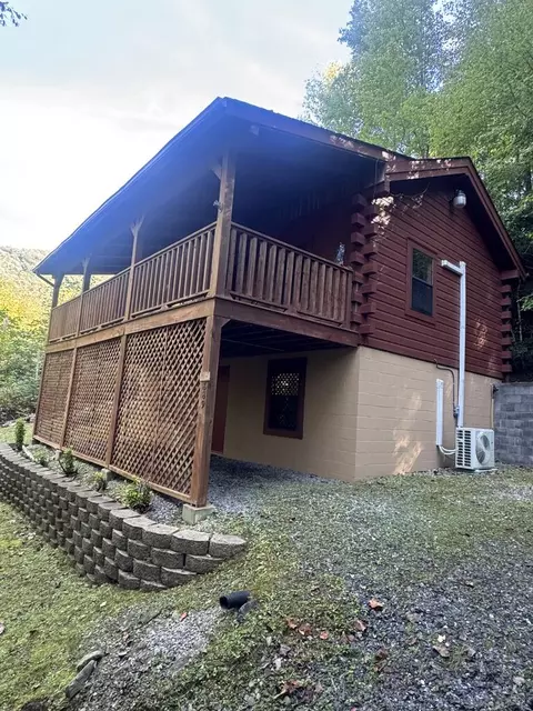 Exterior - 889 Wagon Train Rd, Murphy, NC 28906 photo 6 of 14
