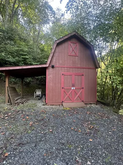 Exterior - 889 Wagon Train Rd, Murphy, NC 28906 photo 11 of 14