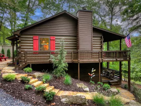392 Cascades Ln, Blue Ridge, GA 30513