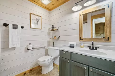 Bath - 31 The Kings Ct, Cherry Log, GA 30522 photo 1 of 5