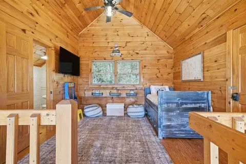 Bedroom - 31 The Kings Ct, Cherry Log, GA 30522 photo 6 of 8
