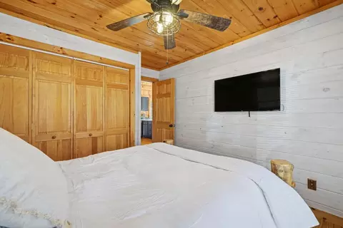 Bedroom - 31 The Kings Ct, Cherry Log, GA 30522 photo 5 of 8