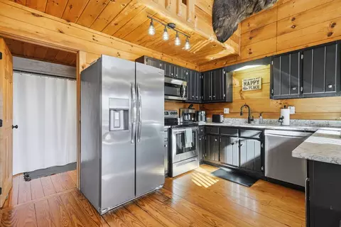Kitchen - 31 The Kings Ct, Cherry Log, GA 30522 photo 2 of 6