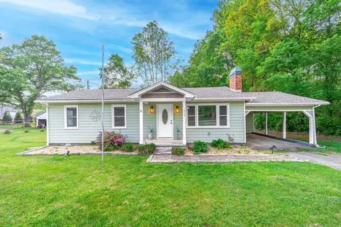 1243 Sycamore St, Young Harris, GA 30582