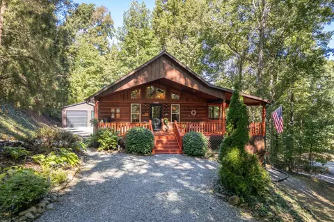 327 Eagles Nest Ln, Blue Ridge, GA 30513