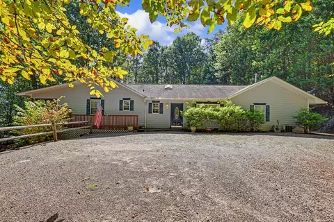 6961 Woodlake Cir, Young Harris, GA 30582
