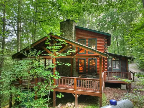 381 Icy Ln, Blue Ridge, GA 30513