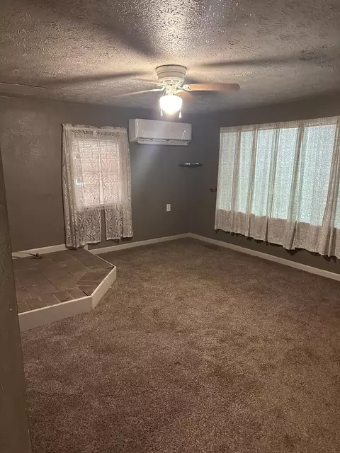Living - 680 Culberson Rd, Murphy, NC 28906 photo 2 of 3