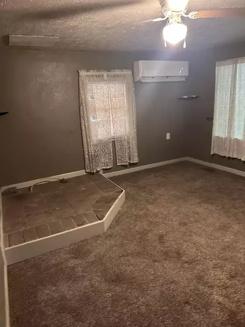 Living - 680 Culberson Rd, Murphy, NC 28906 photo 1 of 3