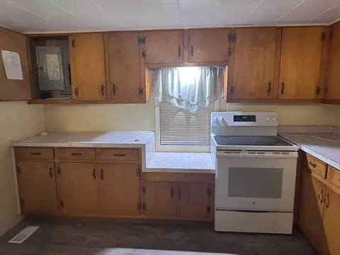 Kitchen - 680 Culberson Rd, Murphy, NC 28906 photo 2 of 6