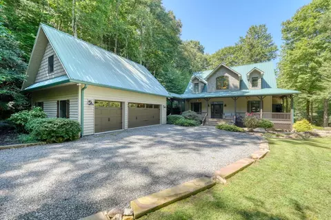 1080 Chairmaker Dr, Hayesville, NC 28904