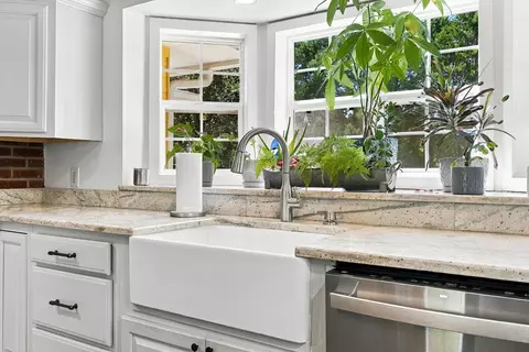 Kitchen - 110 Spruce Pne, Tate, GA 30177 photo 5 of 5