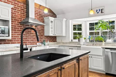 Kitchen - 110 Spruce Pne, Tate, GA 30177 photo 2 of 5