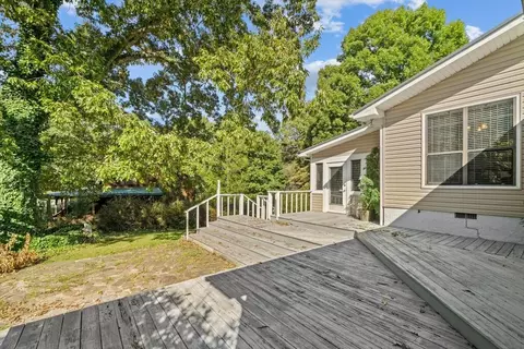 Exterior - 17 E Pine St, Chatsworth, GA 30705 photo 5 of 9