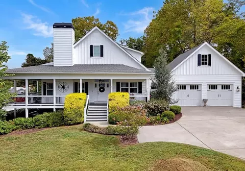 41 Hall St, Blue Ridge, GA 30513