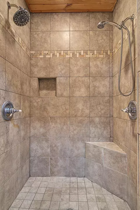 Bath - 66 Windy Hill Dr, Cherry Log, GA 30522 photo 6 of 7