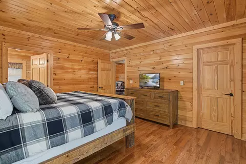 Bedroom - 66 Windy Hill Dr, Cherry Log, GA 30522 photo 3 of 6