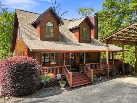 218 Kings Farm Rd, Blue Ridge, GA 30513