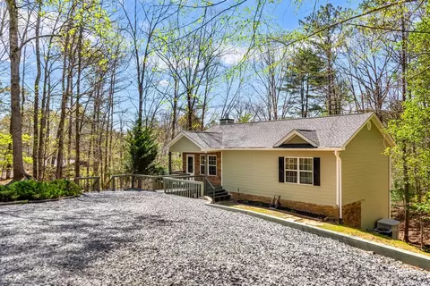 1205 Newport Dr, Ellijay, GA 30540