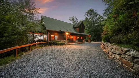 474 Kennebec Dr, Mineral Bluff, GA 30559