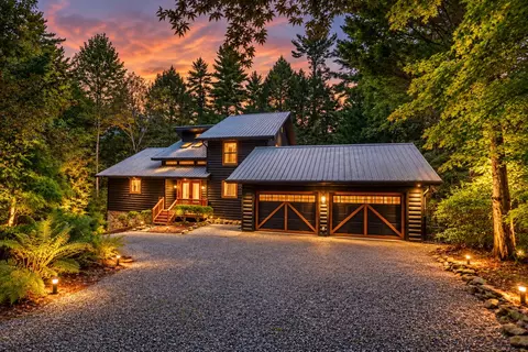 450 Flat Creek Cir, Blue Ridge, GA 30513