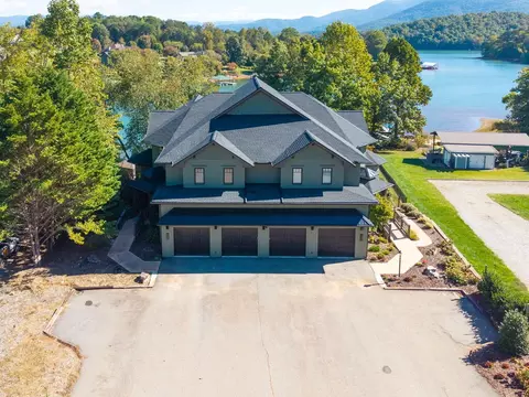 230 Sunnyside Rd, Hiawassee, GA 30546