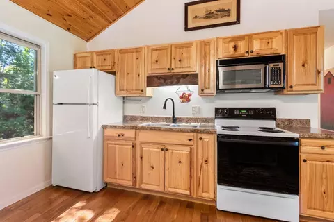 Kitchen - 643 Zekes Trl, Marble, NC 28905 photo 2 of 2