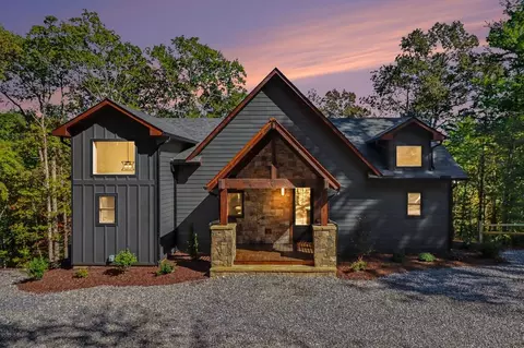 172 Wolf Creek Cir, Mineral Bluff, GA 30559